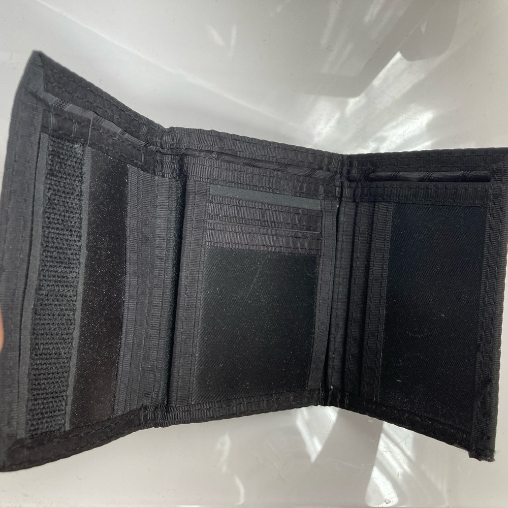 Two Men’s Wallets - Picture 7 of 7